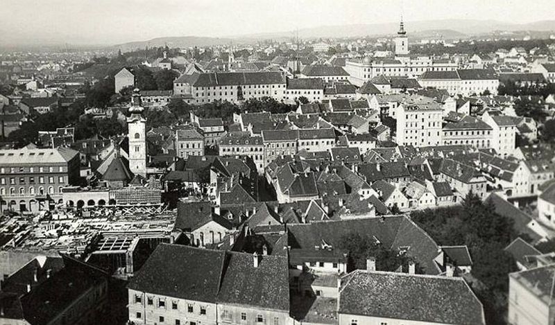 Panorama. Tržnica i zgrada Tržnoga nadzorništva u izgradnji 1929. godine